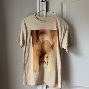 Ariana Grande Sweetener album shirt